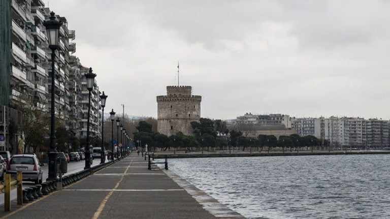 Οριακή η κατάσταση στη Θεσσαλονίκη: Κοντά στις «εικόνες Ιταλίας» – Έκκληση Κικίλια σε γιατρούς