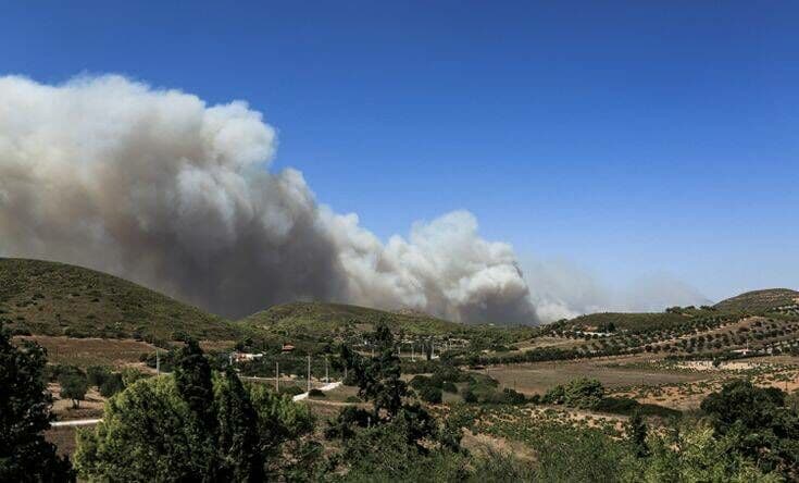 Δήμαρχος Σαρωνικού για την φωτιά στην Κερατέα: Έχουν καεί σπίτια (video)
