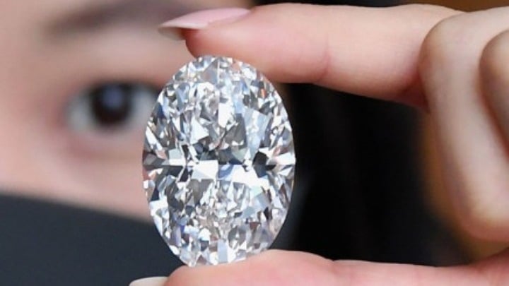 Διαμάντι 102 καρατίων πιθανόν να πιάσει 25 εκατ ευρώ σε δημοπρασία