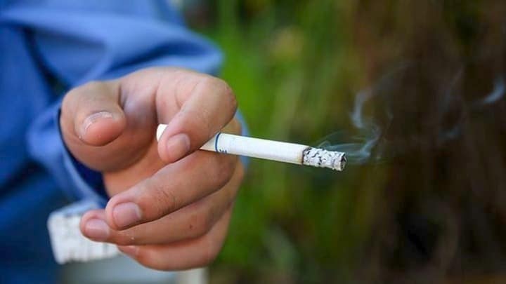 Ο καπνός του τσιγάρου αυξάνει τον κίνδυνο σοβαρής Covid-19