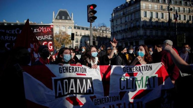 Γαλλία: Διαδηλώσεις στο Παρίσι κατά της αστυνομικής βίας