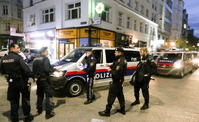 Συναγερμός στην Αυστρία μετά το τρομοκρατικό χτύπημα στη Βιέννη – «Ισλαμιστής τρομοκράτης» ο ένας από τους δράστες