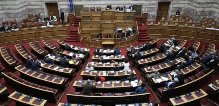 Βουλή: Ψηφίστηκε η τροπολογία για τις ιδιωτικοποιήσεις σε ΛΑΡΚΟ, ΔΕΠΑ Υποδομών και ΔΕΔΔΗΕ