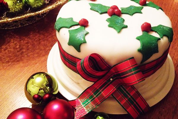 Χριστουγεννιάτικος διαγωνισμός κέικ για φιλανθρωπικό σκοπό από το Λύκειο Ελληνίδων Σερρών