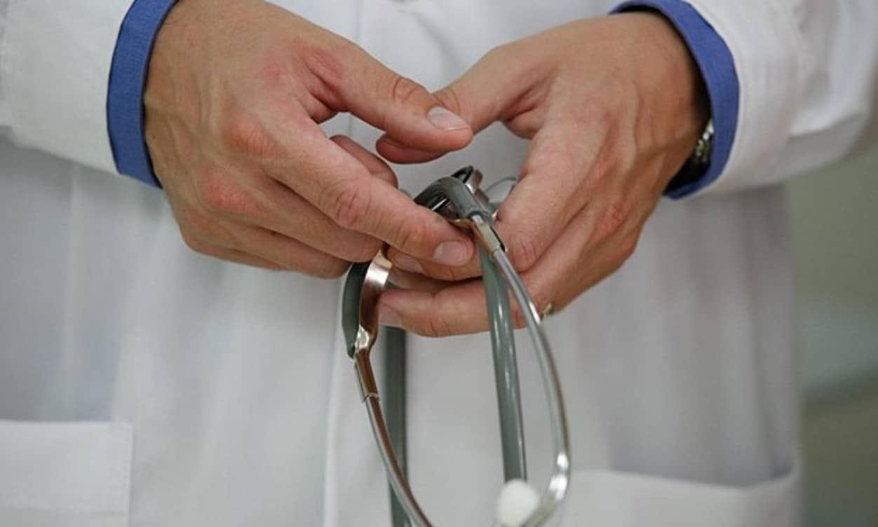 Και οι ανασφάλιστοι πολίτες σε ιδιώτες γιατρούς για φάρμακα και παραπεμπτικά εξετάσεων