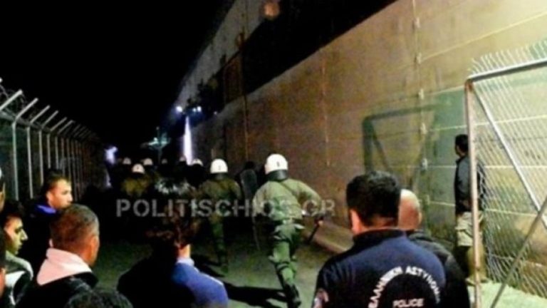 Άγρια επεισόδια μεταξύ μεταναστών στη Χίο – Τραυματίστηκε αστυνομικός