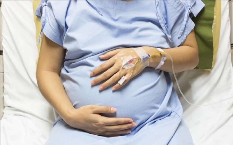 Βόλος: Έγκυος με εγκεφαλική αιμορραγία και 22 μέρες στη ΜΕΘ γέννησε δίδυμα