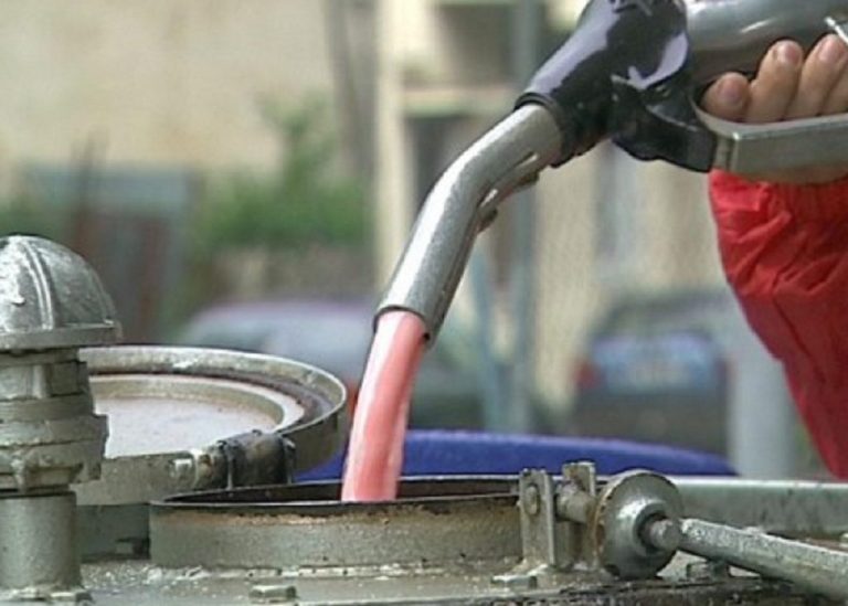 Βενζινοπώλες: Αγοράστε πετρέλαιο, γιατί δεν ξέρουμε τι θα γίνει με την εισβολή στη Συρία