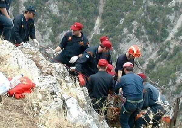 Όλυμπος: Νεκρή εντοπίστηκε 47χρονη που έπεσε σε χαράδρα