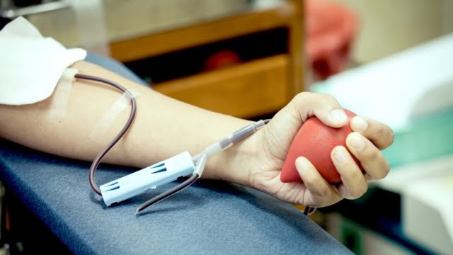 Μεγάλη ανάγκη για αίμα στα νοσοκομεία: Έκκληση απευθύνουν οι γιατροί – Η διαδικασία και το SMS στο 13033