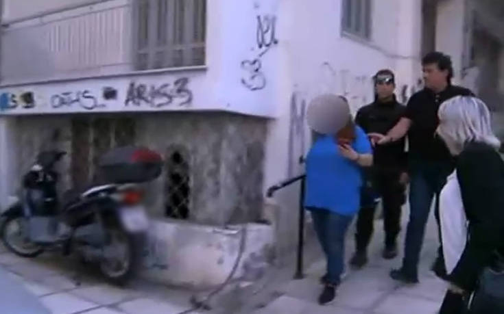 Αρνείται να δει το μωρό της η 24χρονη που το άφησε σε είσοδο πολυκατοικίας στη Θεσσαλονίκη