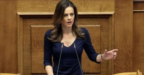 Έφη Αχτσιόγλου- “Κυβέρνηση και υπουργείο Οικονομικών εγκλωβισμένοι στα ψέματά τους”