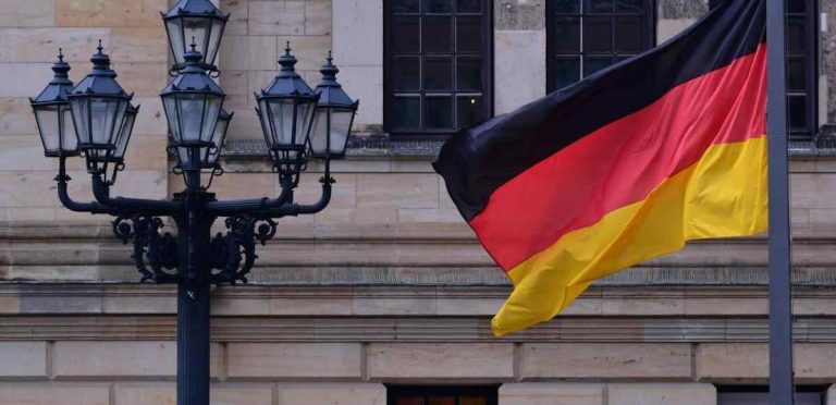 Βερολίνο: Επαναλαμβάνονται οι διερευνητικές για τον σχηματισμό κυβέρνησης
