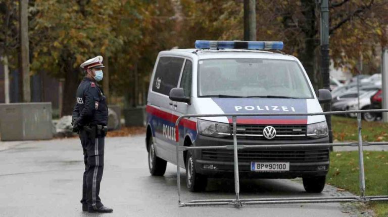Βιέννη: Τέσσερις τραυματίες σε επίθεση με μαχαίρι (φωτο)