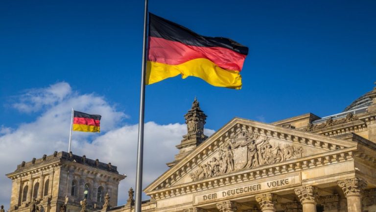 Γερμανία: Οι καταναλωτές έσπευσαν να αγοράσουν rapid test που πωλούνται από τα σουπερμάρκετ