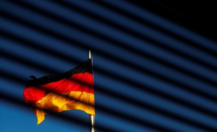 Bloomberg: Η Γερμανία ζητεί από τις αυτοκινητοβιομηχανίες να παράξουν ιατρικό εξοπλισμό