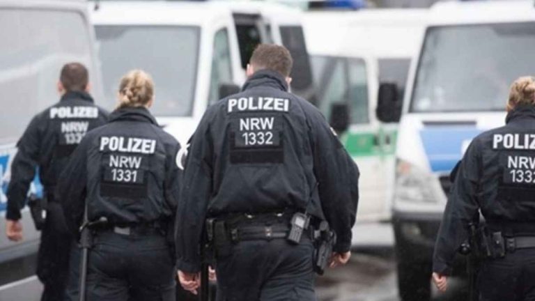 Γερμανία: 40χρονος σκότωσε τη σύζυγο και τα τρία παιδιά τους φοβούμενος ότι θα συλληφθεί επειδή πλαστογράφησε πιστοποιητικό εμβολιασμού