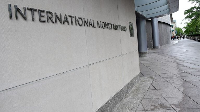 ΔΝΤ: Πιθανό έλλειμμα κεφαλαίων 110 – 220 δισ. δολ. στις τράπεζες λόγω Covid-19