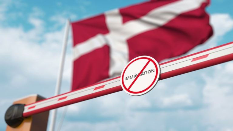 Η Δανία ψήφισε νόμο που της επιτρέπει να στέλνει αιτούντες άσυλο στο εξωτερικό