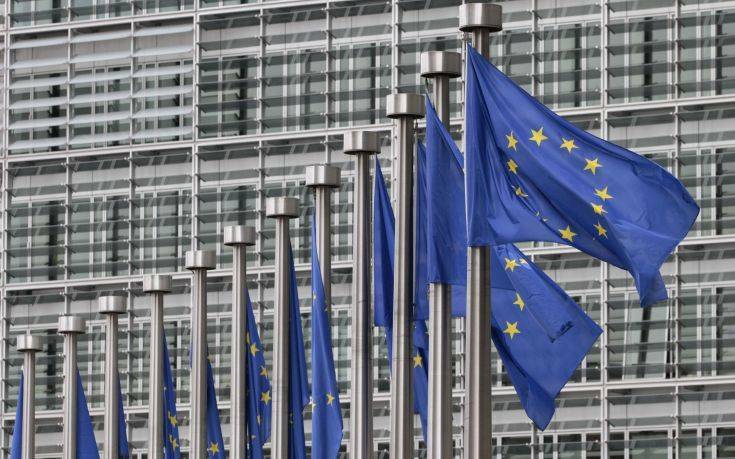 Μείγμα του «Ταμείου Ανάκαμψης» των Μακρόν-Μέρκελ και της «Αντιπρότασης Κουρτς» εξετάζει η Ευρωπαϊκή Επιτροπή