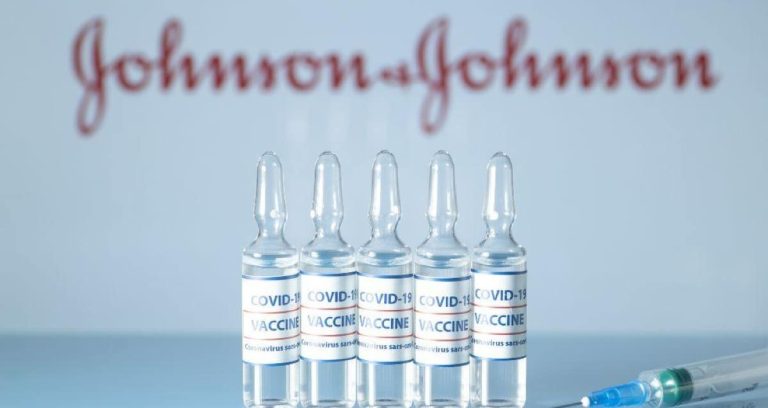 Αύριο στην Ελλάδα 33.600 δόσεις του εμβολίου της Johnson & Johnson -Πότε ανοίγει η πλατφόρμα για 40άρηδες, 50άρηδες, ευπαθείς