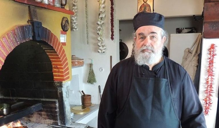 Μοναχός Επιφάνιος: Ποιος είναι ο “Σεφ” του Αγίου Όρους