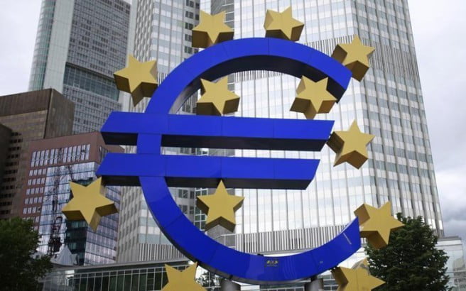 Ευρωζώνη: Αναθεώρηση προς τα κάτω για ανάπτυξη και πληθωρισμό, προς τα πάνω για ανεργία