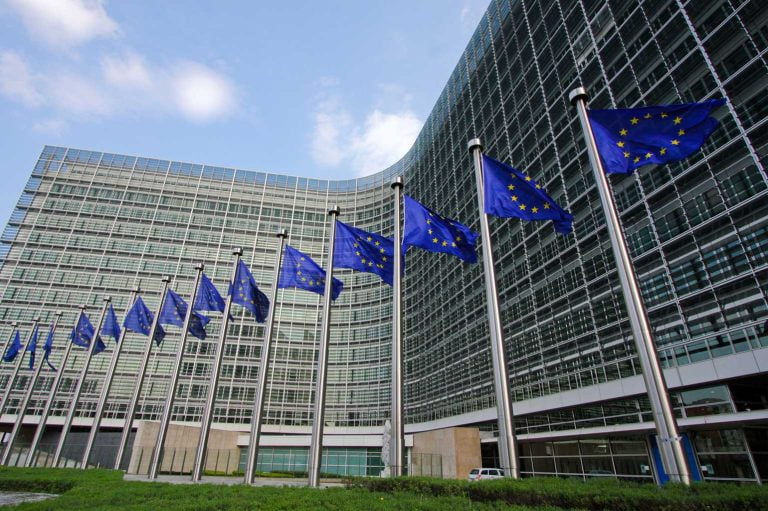 Προσλήψεις & αποσπάσεις υπαλλήλων στην Ευρωπαϊκή Επιτροπή –Αναλυτικά οι θέσεις