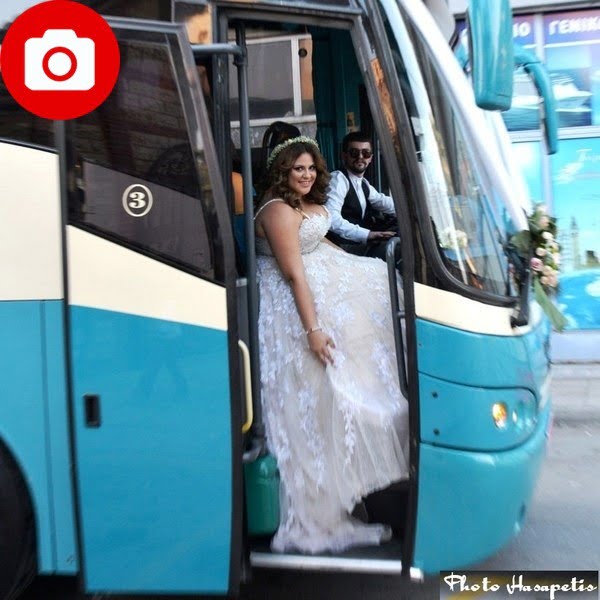 Η νύφη έφτασε στην εκκλησία με… λεωφορείο των ΚΤΕΛ3