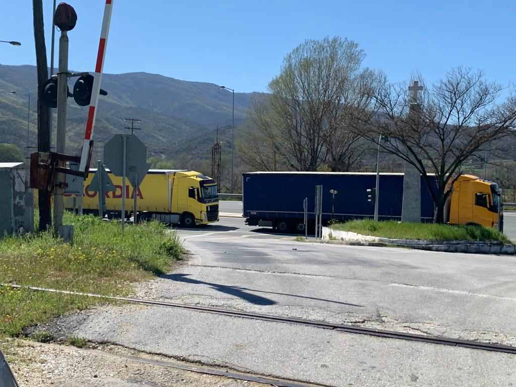 Η παράνομη σύνδεση του επαρχιακού δρόμου Αγκίστρου Σερρών με την εθνική οδό θ1