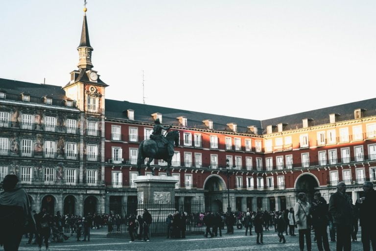 Ρεκόρ στις αφίξεις τουριστών στην Ισπανία