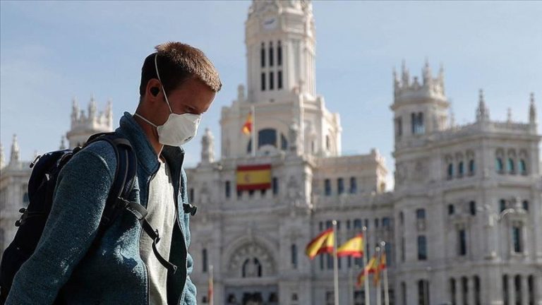 Ισπανία: Στα τέλη Ιουνίου ανοίγουν τα σύνορα για τον τουρισμό