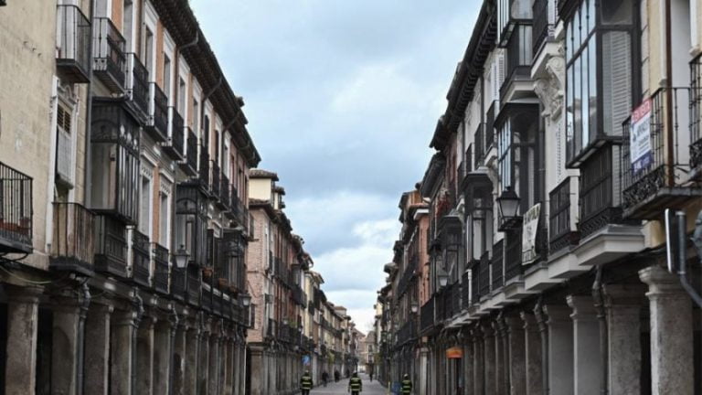 Κορωνοϊός στην Ισπανία: Σχεδόν 1.000 επιπλέον κρούσματα μέσα σε 24 ώρες