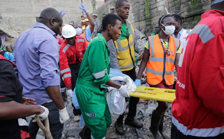 Κένυα: Κατέρρευσε κτίριο στο Ναϊρόμπι, οι φωνές εγκλωβισμένης γυναίκας αντηχούν κάτω από τα χαλάσματα (φωτο)