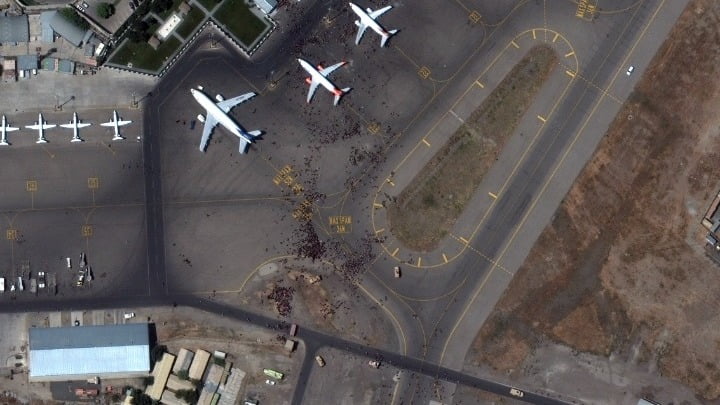 ΗΠΑ-Πολεμική Αεροπορία: Ανθρώπινα μέλη βρέθηκαν στον τροχό αμερικανικού αεροσκάφους που αναχώρησε από την Καμπούλ
