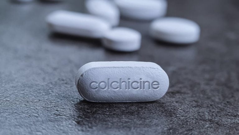 Κολχικίνη: Το φτηνό φάρμακο για την ποδάγρα και τα οφέλη στους νοσηλευόμενους με Covid-19