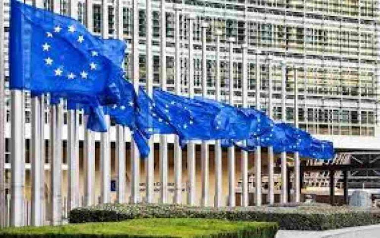 Η Κομισιόν ζητεί από το Ευρωπαϊκό Δικαστήριο οικονομικές κυρώσεις κατά της Πολωνίας