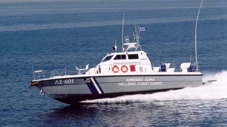 Πρόσκρουση φορτηγού πλοίου με 12 άτομα πλήρωμα σε βραχονησίδα των Κυθήρων – Δεν αναφέρθηκε τραυματισμός