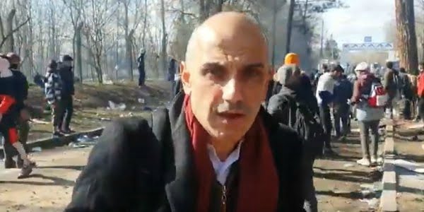 Έβρος: Δακρυγόνο έσκασε δίπλα στον δημοσιογράφο του ΣΚΑΪ, Μανώλη Κωστίδη (VIDEO)