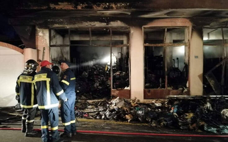Μεγάλη πυρκαγιά σε αποθήκη ΜΚΟ στη Χίο