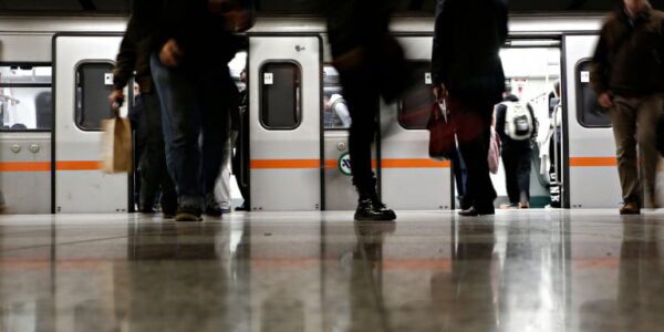 Μετρό: Εκκενώθηκε συρμός λόγω καπνών