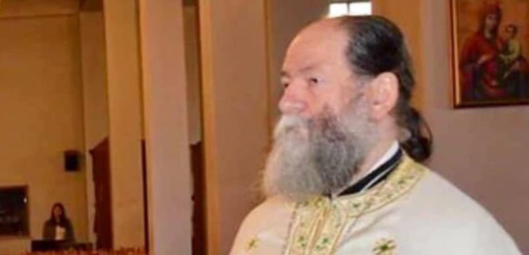 Θεσσαλονίκη: Σε βαρύ κλίμα η κηδεία του 58χρονου ιερέα που έχασε την μάχη με τον κορονοϊό
