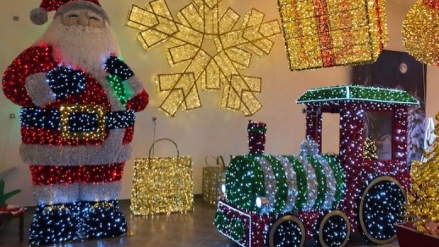 Ο Θεσσαλονικιός που ανάβει τα χριστουγεννιάτικα φώτα σε πόλεις 80 χωρών1