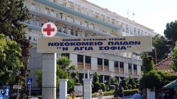 Σύμπλοκή Ρομά στη Θήβα: Με τραύματα ένας 5χρονος και μία 7χρονη – Το κοριτσάκι μεταφέρεται στο «Παίδων»
