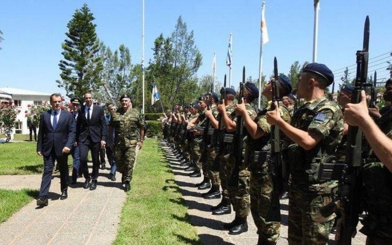 Στα φυλακισμένα μνήματα και τον τύμβο Μακεδονίτισσας ο υπουργός Άμυνας