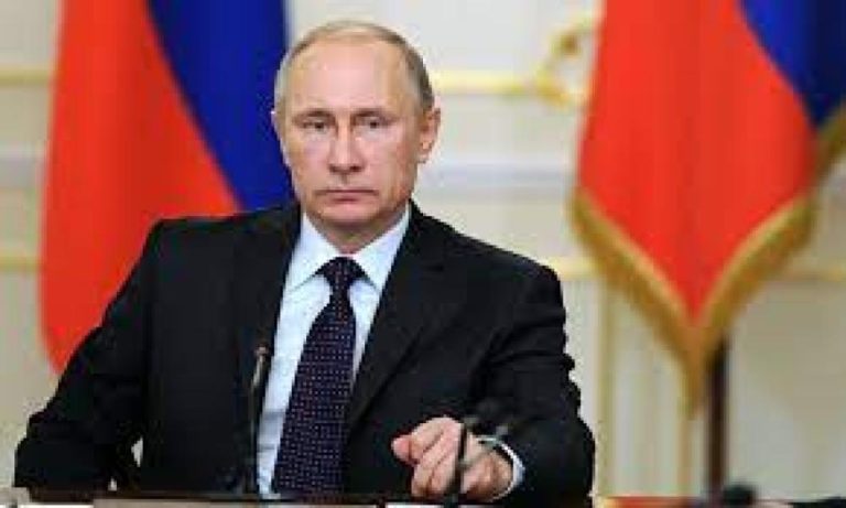 Ρωσία: Σε αυτοαπομόνωση ο Πούτιν