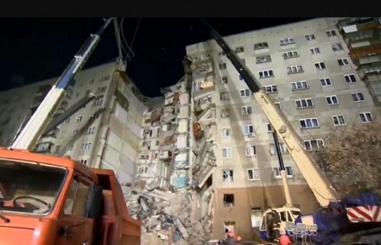 Ρωσία: Δεκάδες νεκροί από την έκρηξη φυσικού αερίου σε πολυκατοικία(video)