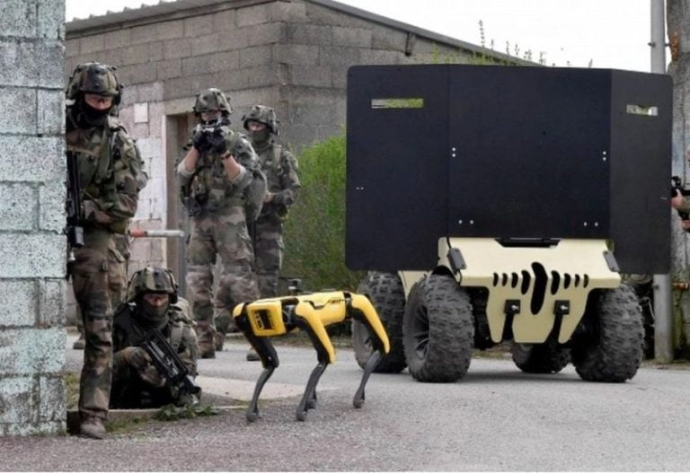 Γαλλία: Εκπαίδευση με ρομπότ στον στρατό