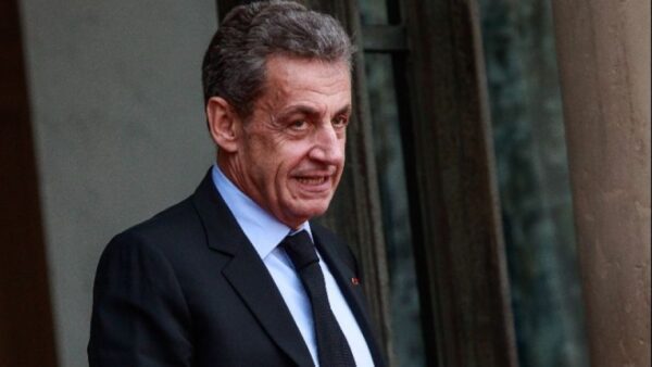 Γαλλία: Ο Σαρκοζί καταδικάσθηκε από Εφετείο σε τρία χρόνια φυλάκισης, το ένα από τα οποία χωρίς αναστολή