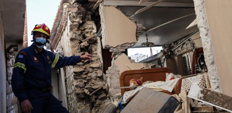 Σεισμός στην Ελασσόνα: Πιστώθηκαν τα πρώτα εφάπαξ επιδόματα στους σεισμοπαθείς